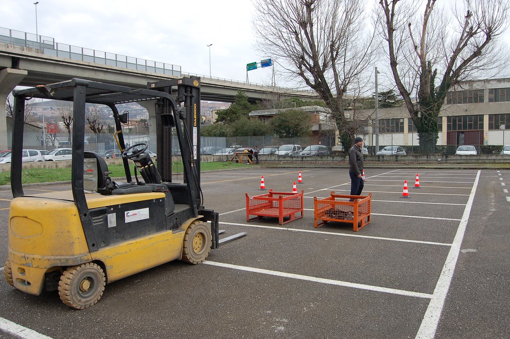 Corso sicurezza lavoro: normative e procedure per un ambiente sicuro