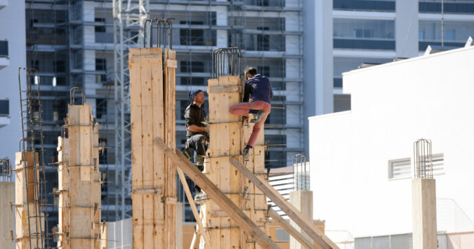 Istituzione dei corsi Sicurezza Lavoro.